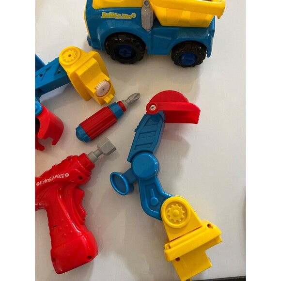 Large Bright Colors Build and Play Construction Set D101 - Picture 6 of 12